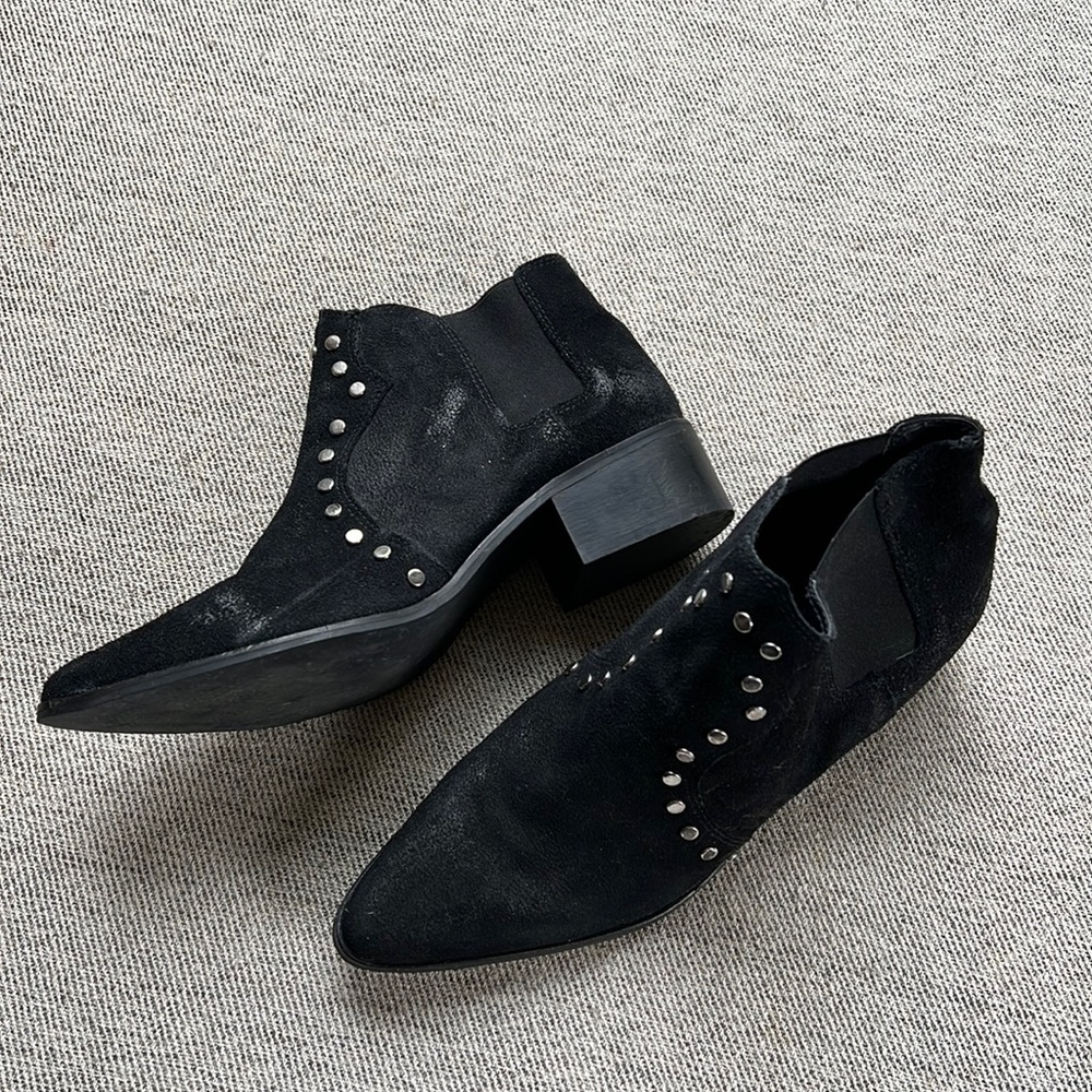 Black Steve Madden booties